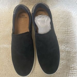 Earth Origins size 8.5 wide Bluberry Suede slip-on